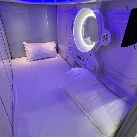 Astropods Otel Mumbai Dış mekan fotoğraf