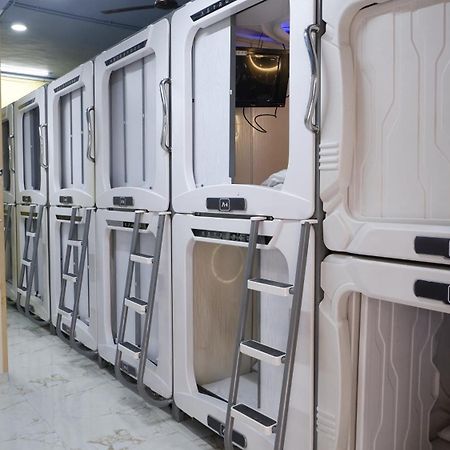 Astropods Otel Mumbai Dış mekan fotoğraf