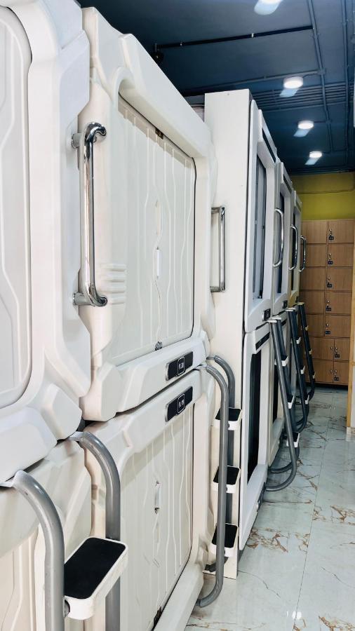 Astropods Otel Mumbai Dış mekan fotoğraf