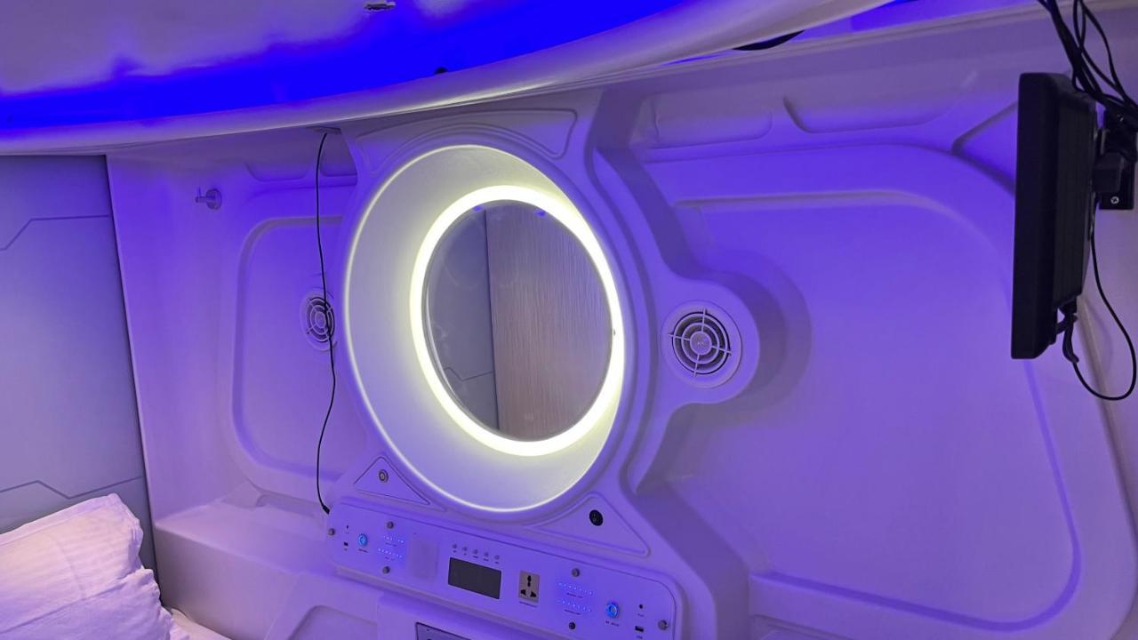 Astropods Otel Mumbai Dış mekan fotoğraf