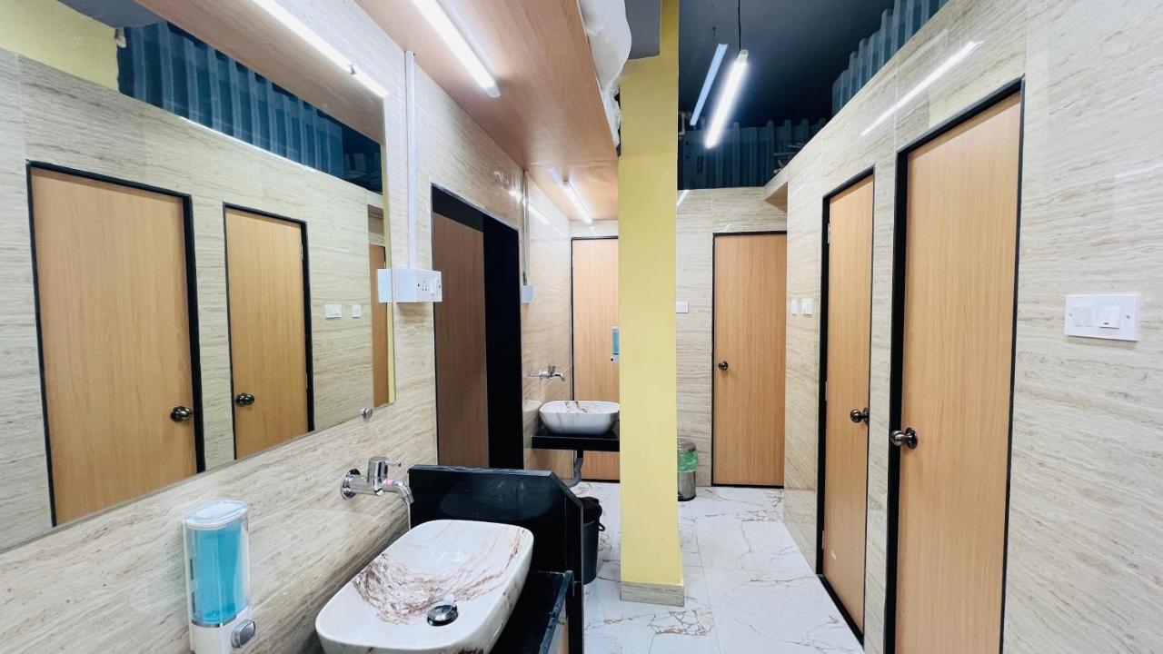 Astropods Otel Mumbai Dış mekan fotoğraf